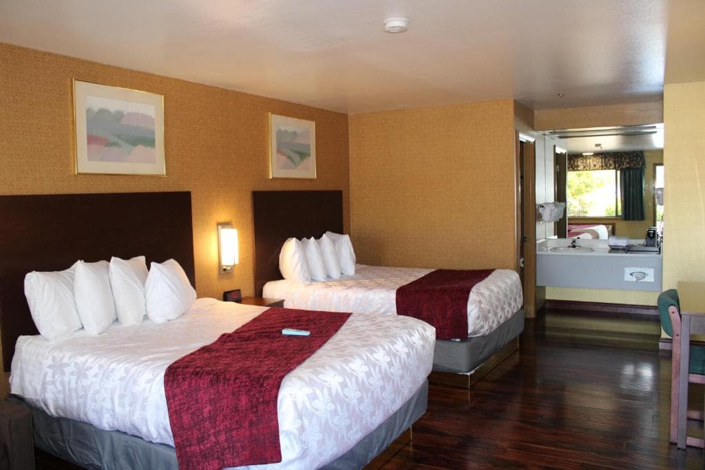 Double Queen Room